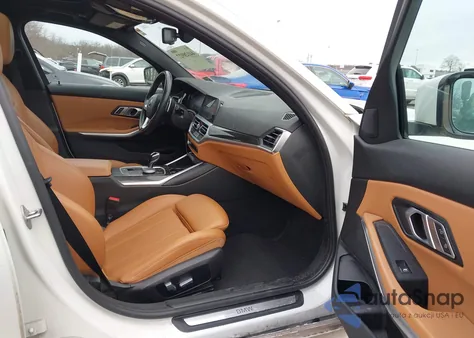 2022 BMW 330I xDrive z USA, uszkodzony, nr VIN 3MW5R7J07N8C33791